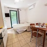 Garda Valtenesi Aparthotel