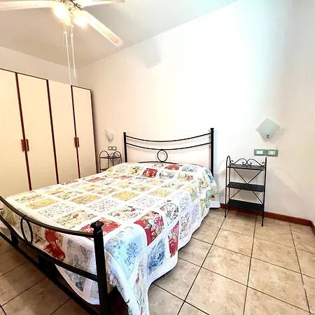 Garda Valtenesi מלון דירות 3*