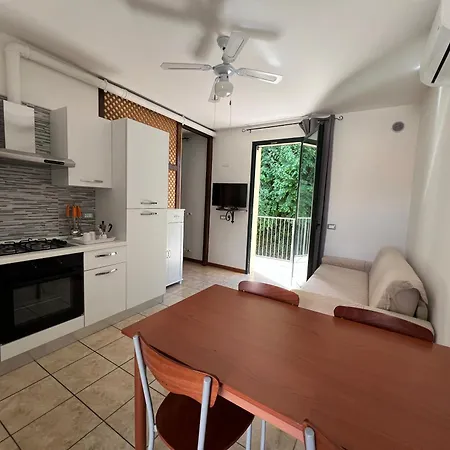 מלון דירות Garda Valtenesi פואניאגו