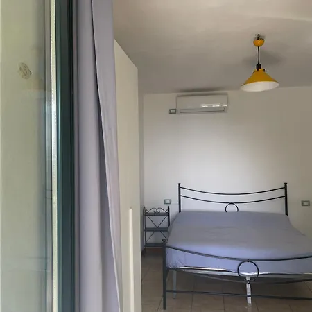 Garda Valtenesi מלון דירות 3*