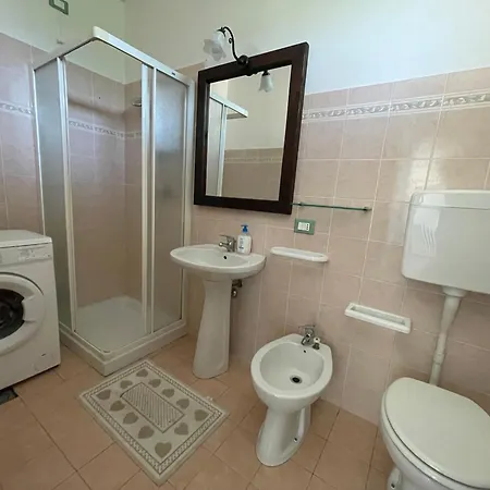 מלון דירות Garda Valtenesi 3*