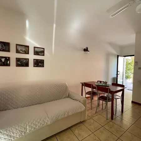 Garda Valtenesi מלון דירות פואניאגו