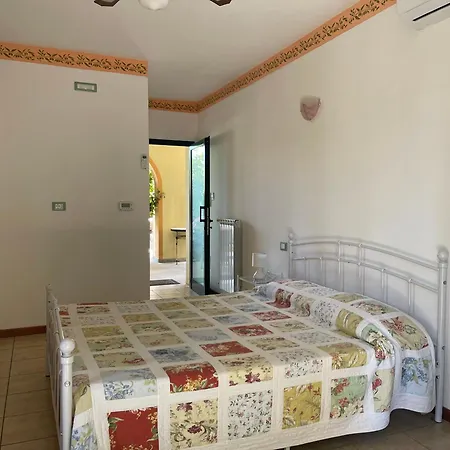 Garda Valtenesi מלון דירות 3*