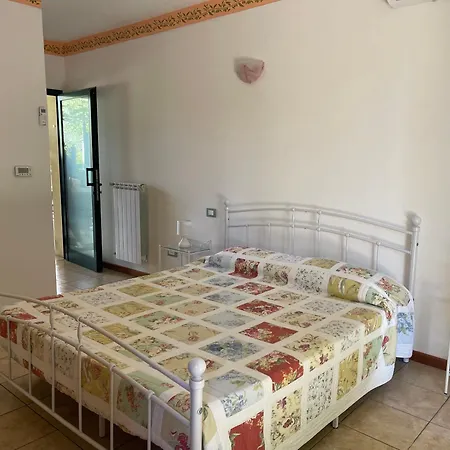 Garda Valtenesi מלון דירות פואניאגו