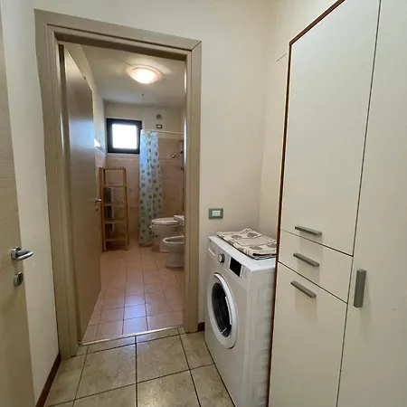 Garda Valtenesi 3* פואניאגו